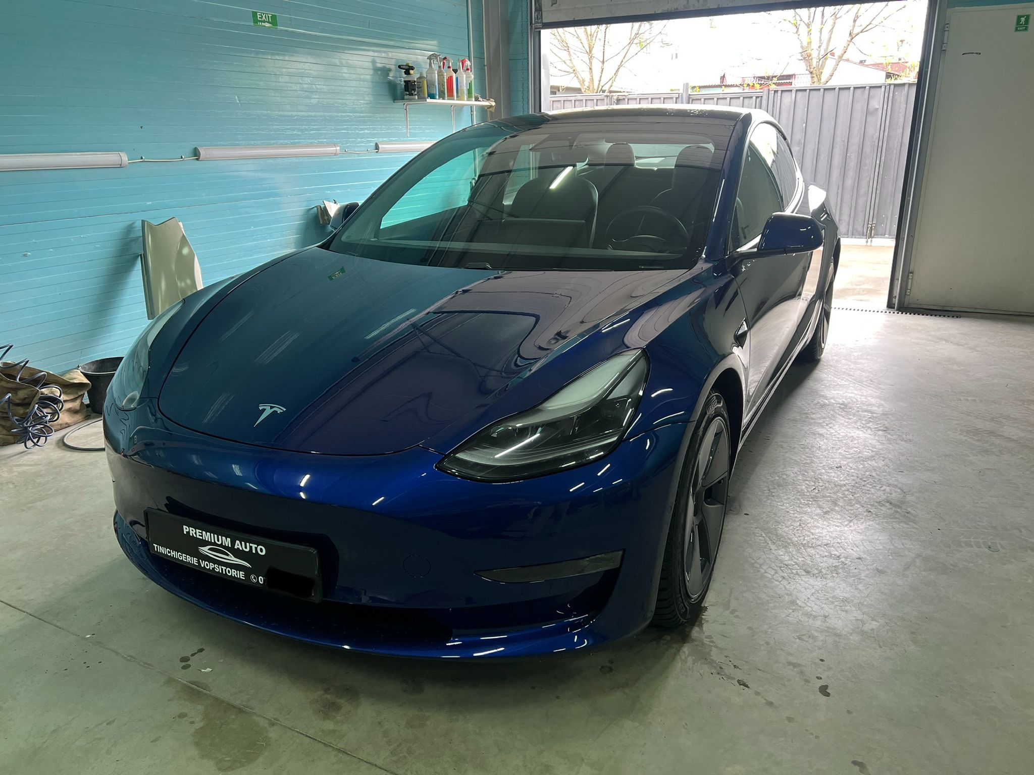 Tesla după reparație, cu aspect final finisat